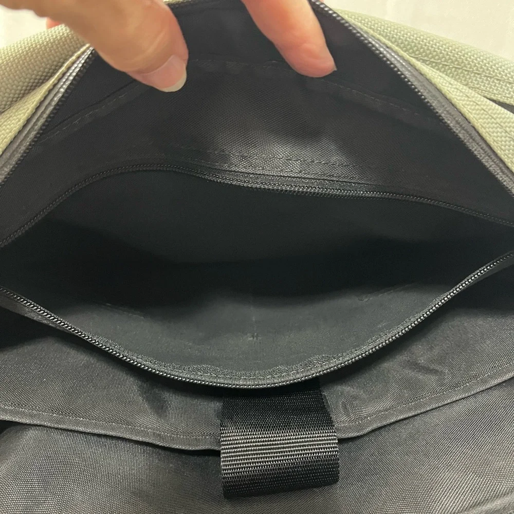 Token Lawrence Laptop bag, versatile w amazing storage and durable. Pale green